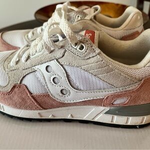 Saucony shadow 500 White and Pink Women's Shoes